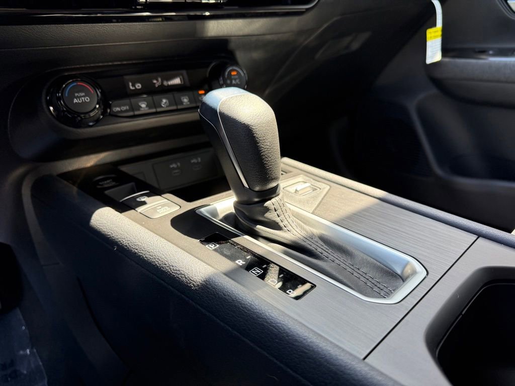 New 2026 Nissan Kicks SV AWD/4WD image 19