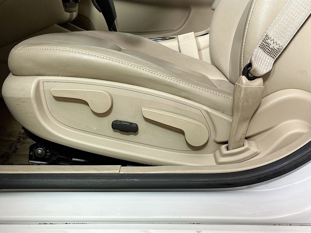 Used 2011 Chevrolet Impala LT w/ Luxury Edition Package image 38