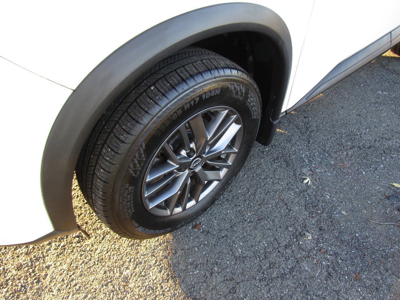 Used 2023 Nissan Rogue S AWD/4WD image 23