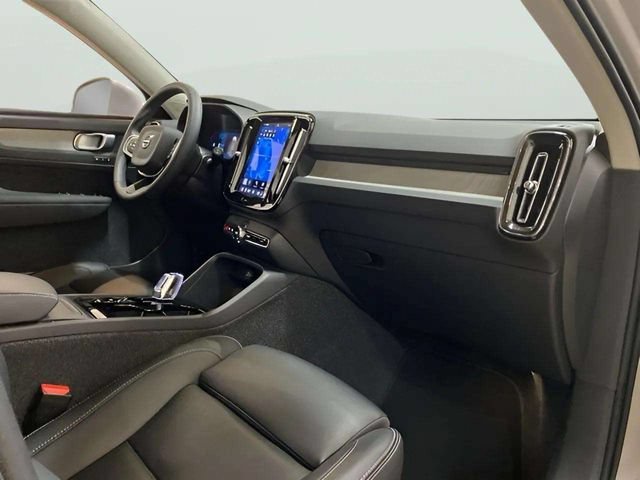 Used 2025 Volvo XC40 B5 Plus AWD/4WD image 77