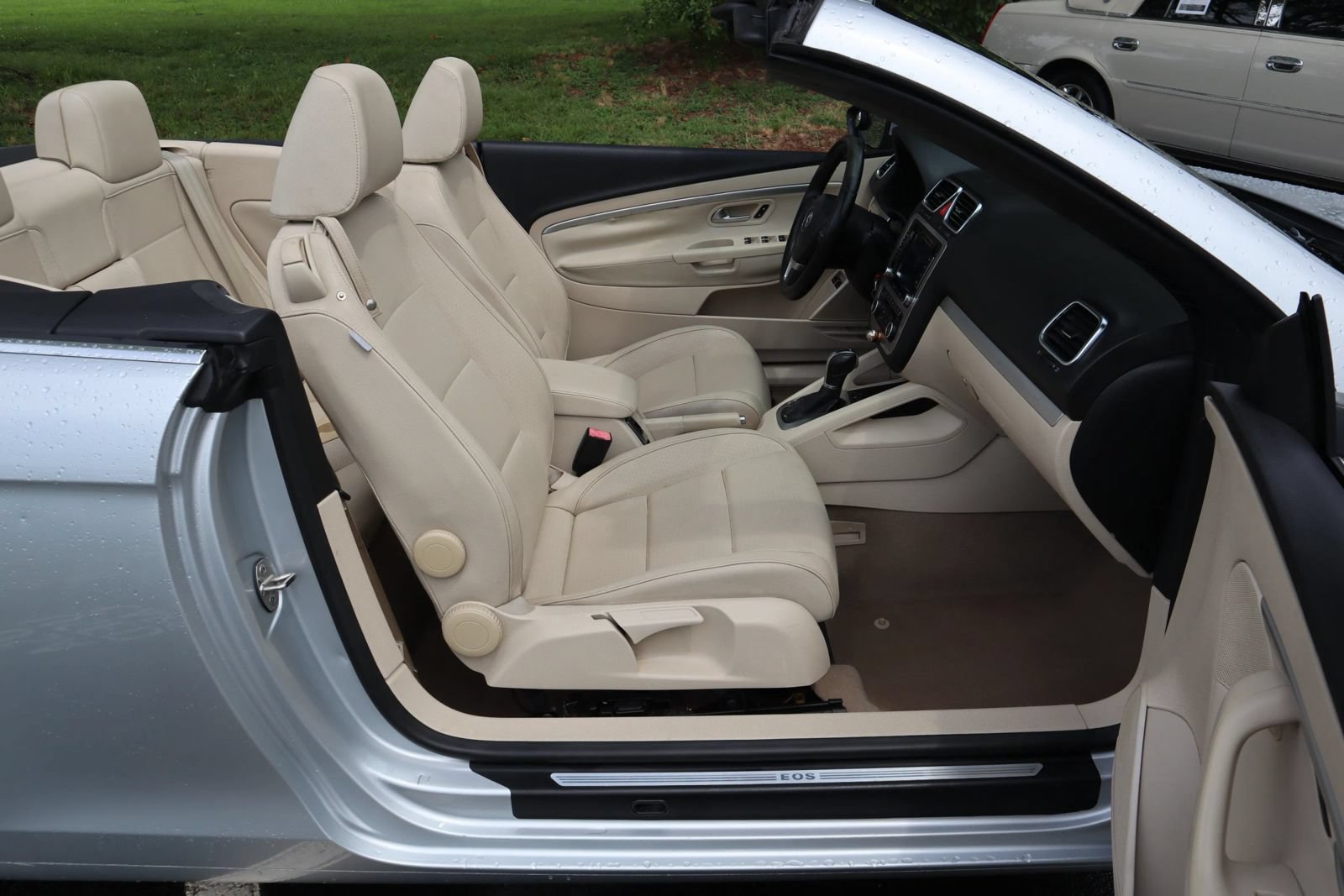 Used 2012 Volkswagen Eos Komfort FWD image 13