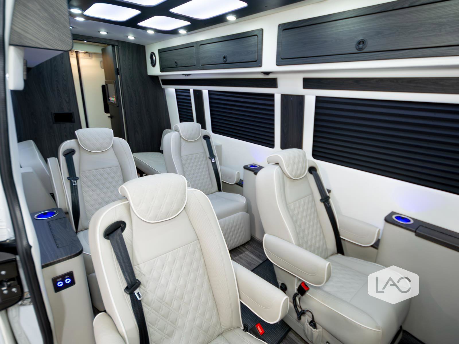 Used 2025 Mercedes-Benz Sprinter 3500 image 5