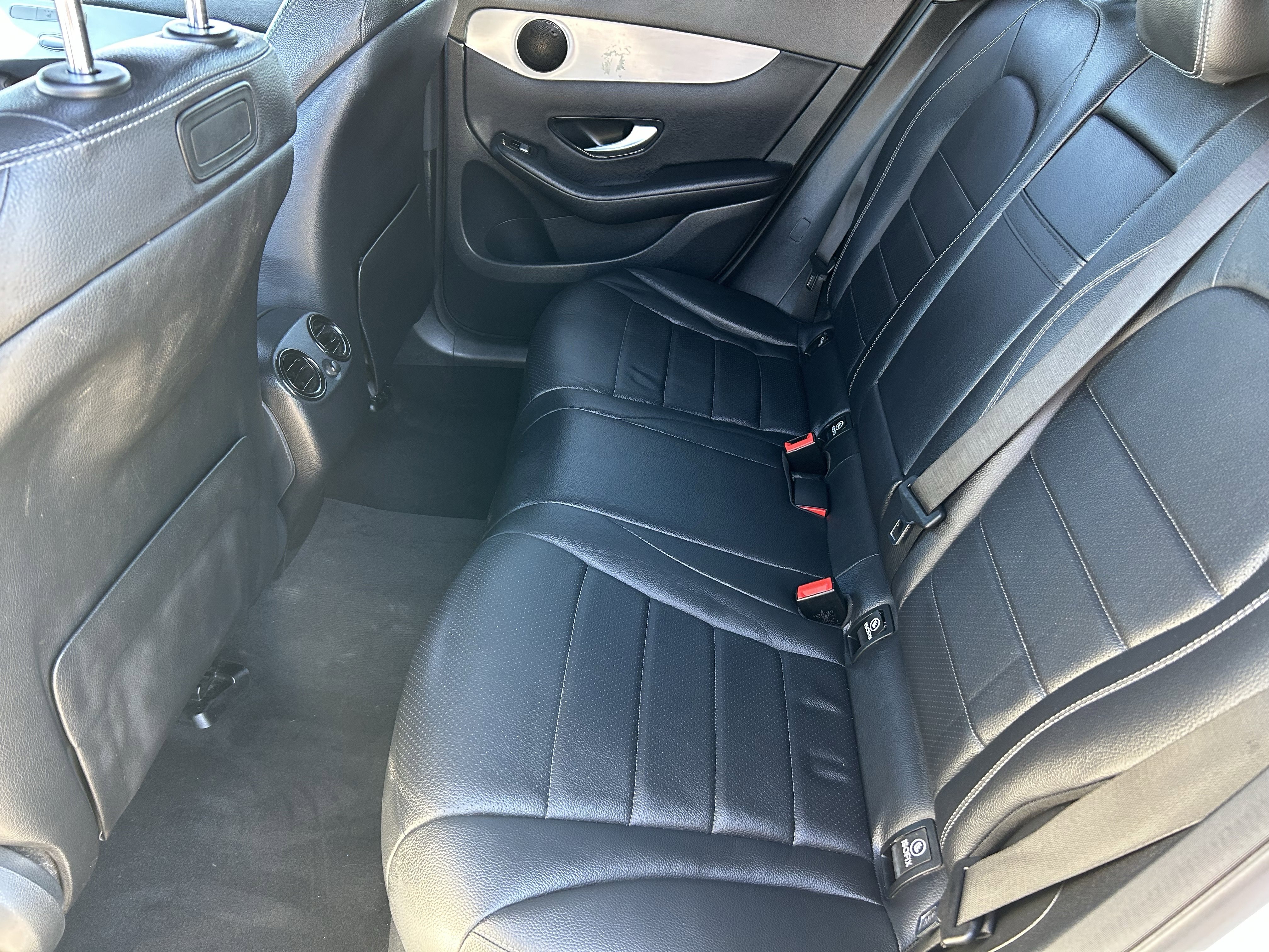 Used 2019 Mercedes-Benz GLC 300 4MATIC image 16