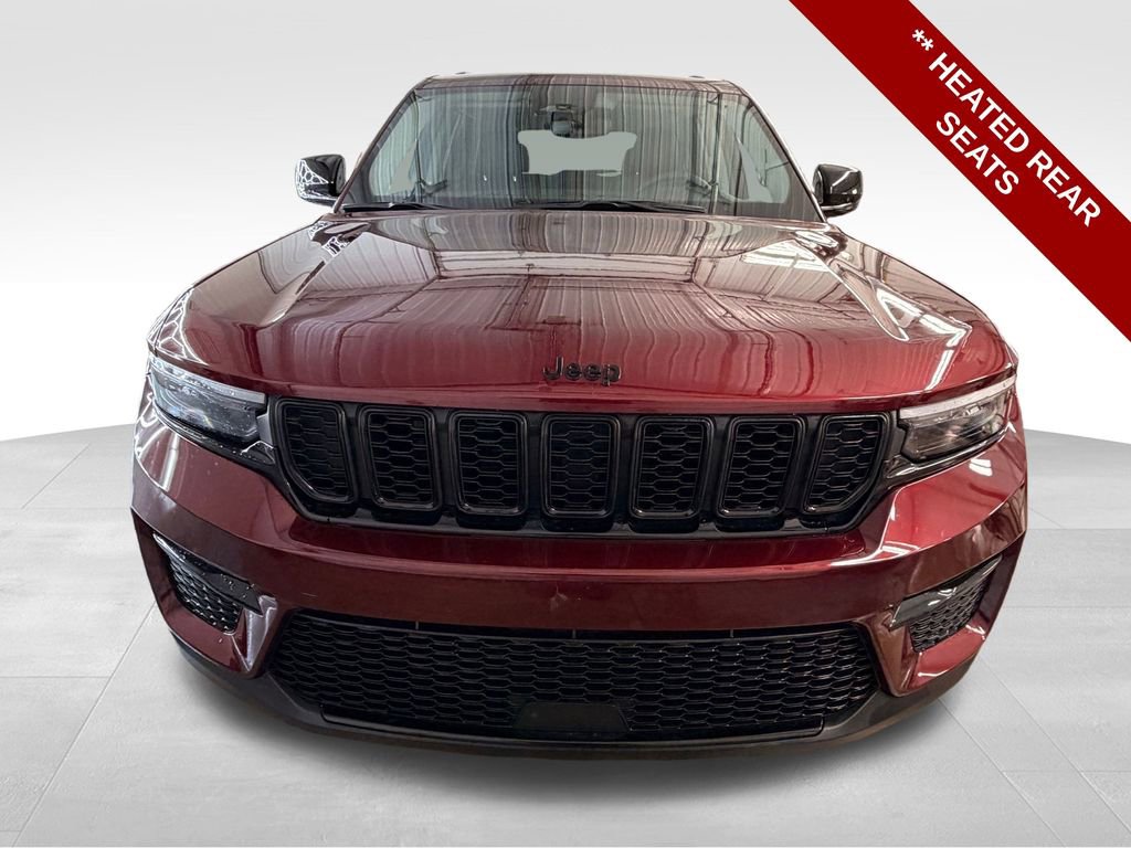 Used 2023 Jeep Grand Cherokee Limited w/ Black Appearance Package image 11