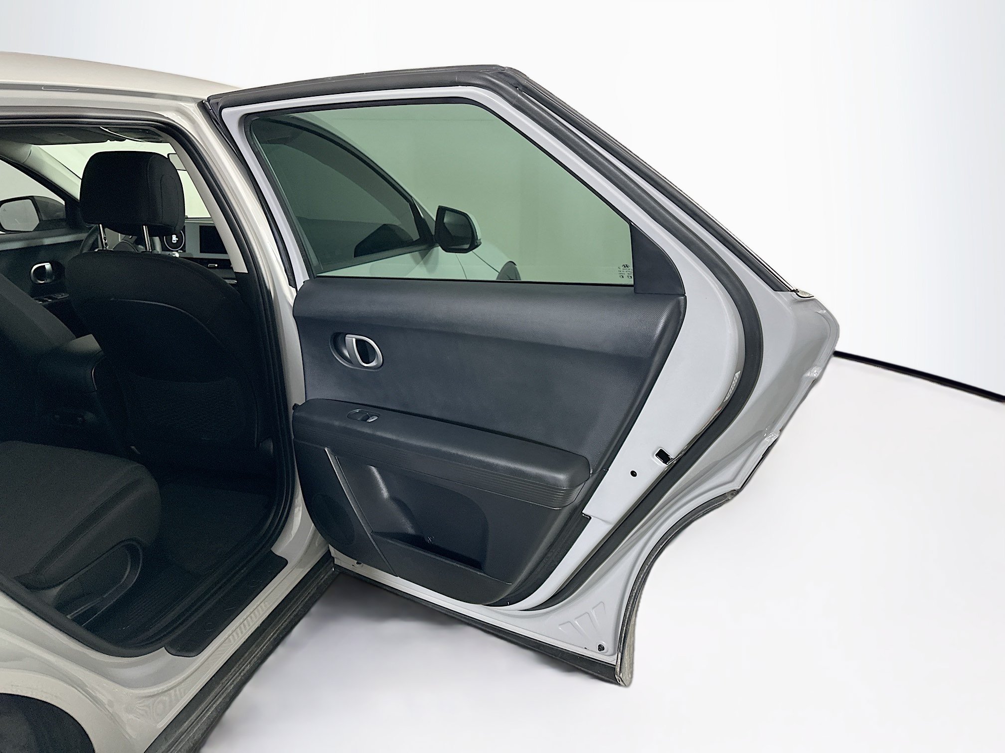 Used 2023 Hyundai Ioniq 5 SE AWD/4WD image 29