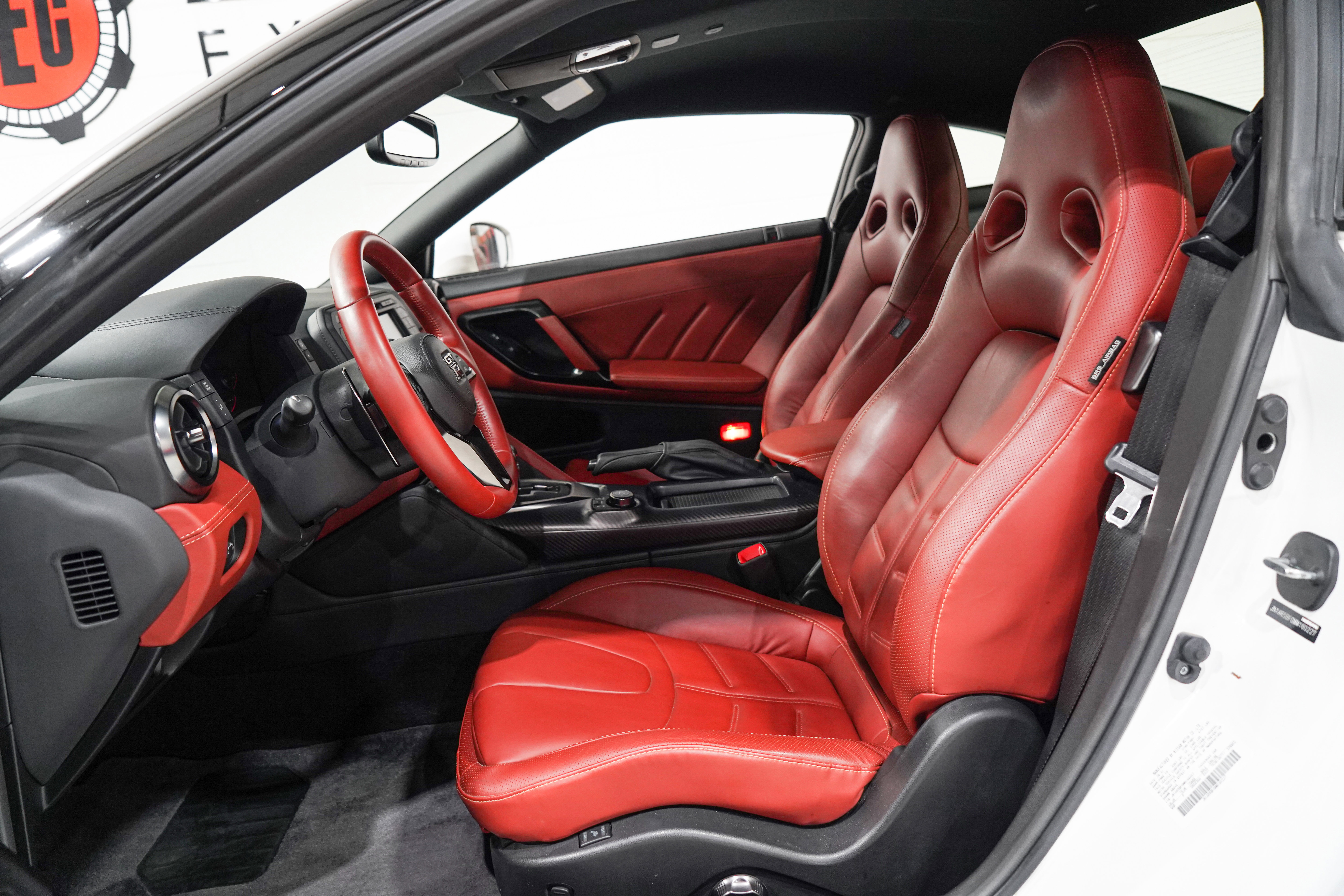Used 2021 Nissan GT-R Premium AWD/4WD image 8