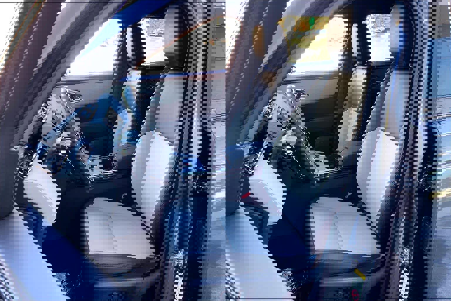 Used 2026 Land Rover Range Rover Velar Dynamic SE image 9