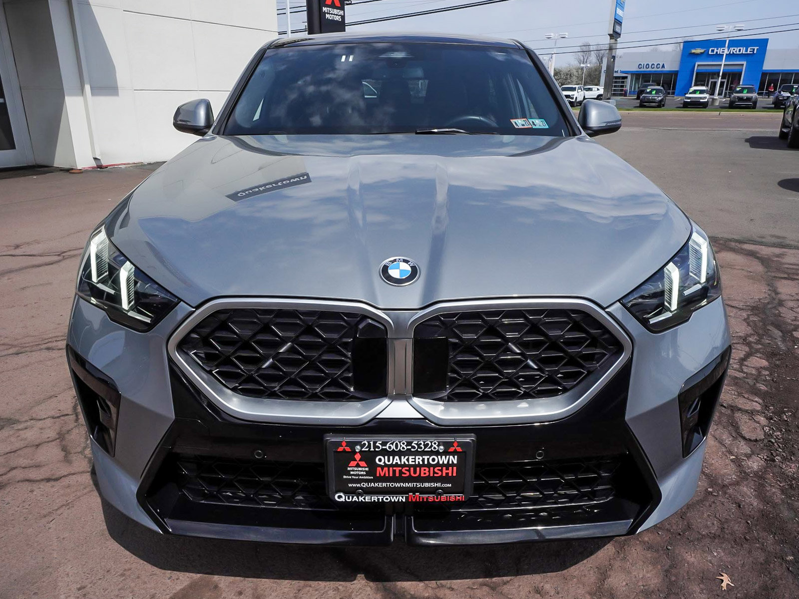 Used 2025 BMW X2 xDrive28i image 2