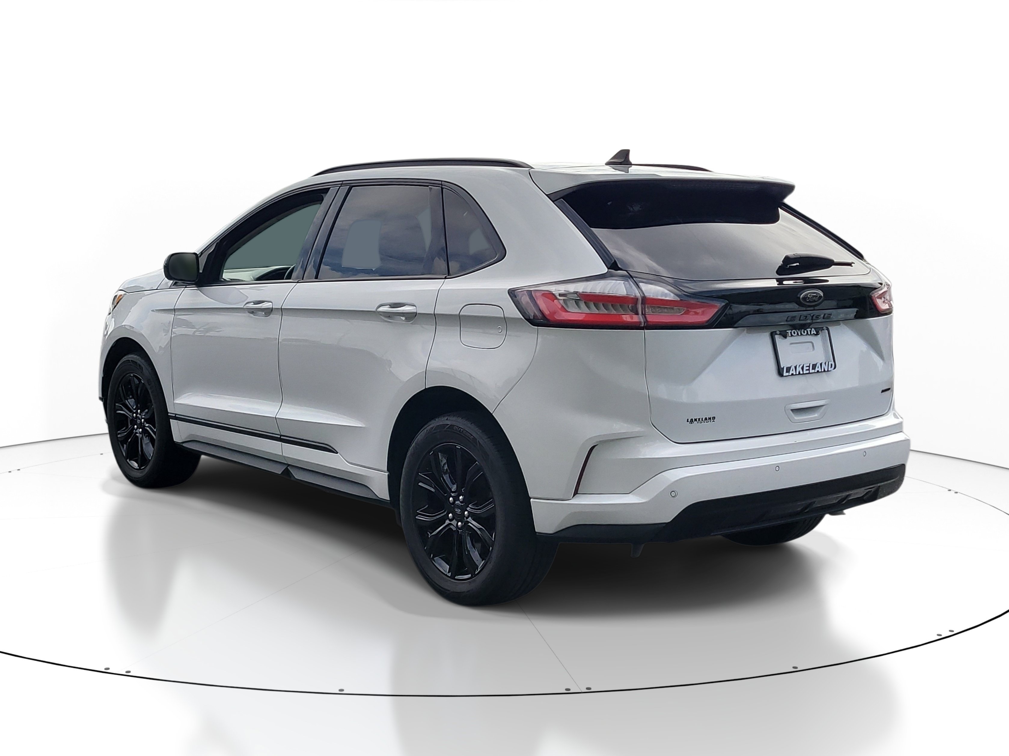 Used 2024 Ford Edge SE w/ Black Appearance Package AWD/4WD image 5