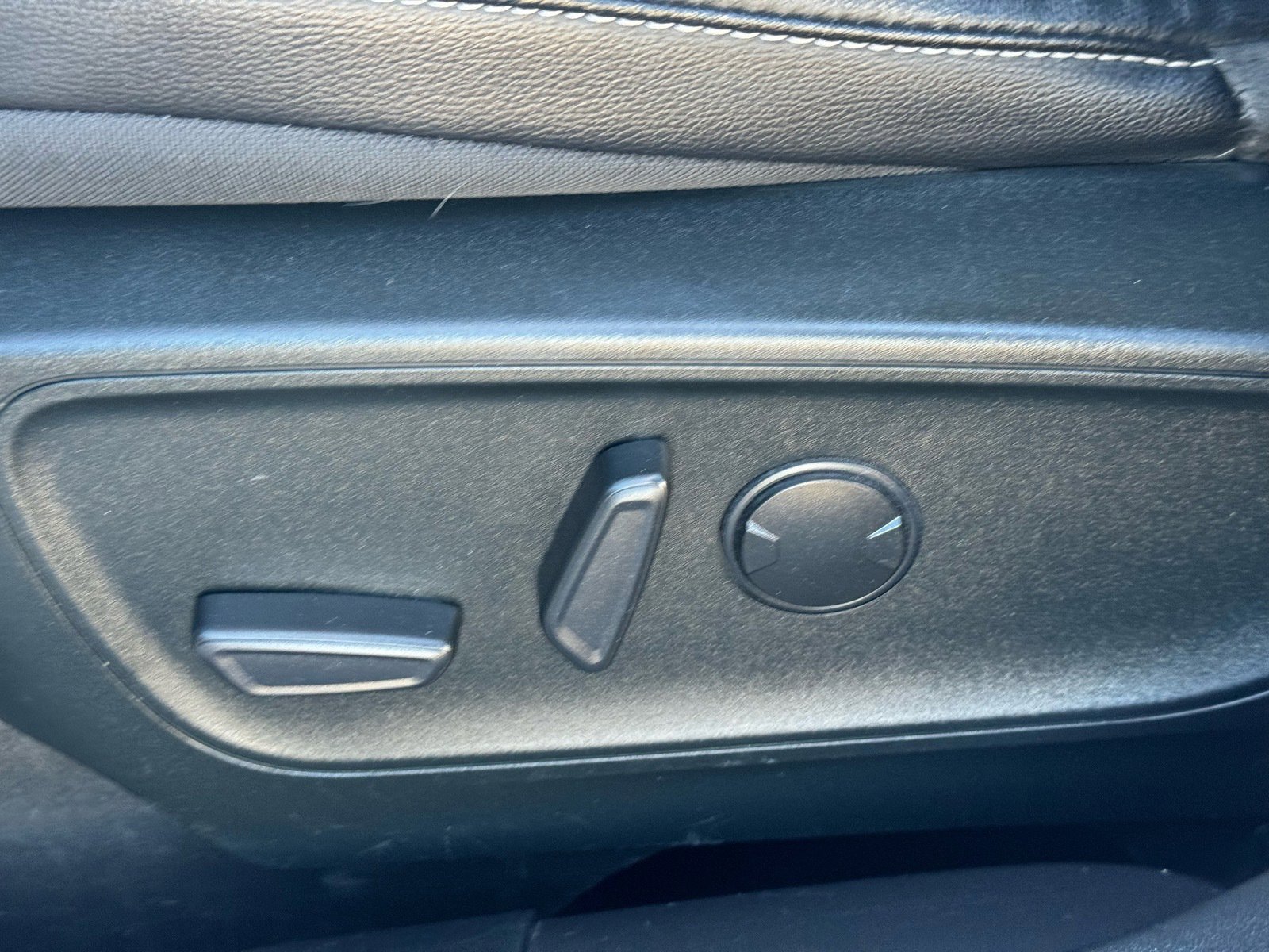 Used 2022 Ford Escape SEL image 16