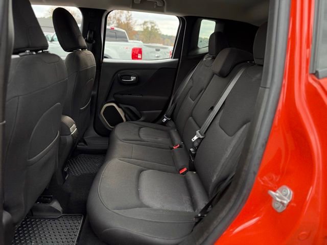 Used 2017 Jeep Renegade Latitude w/ Popular Equipment Group image 16