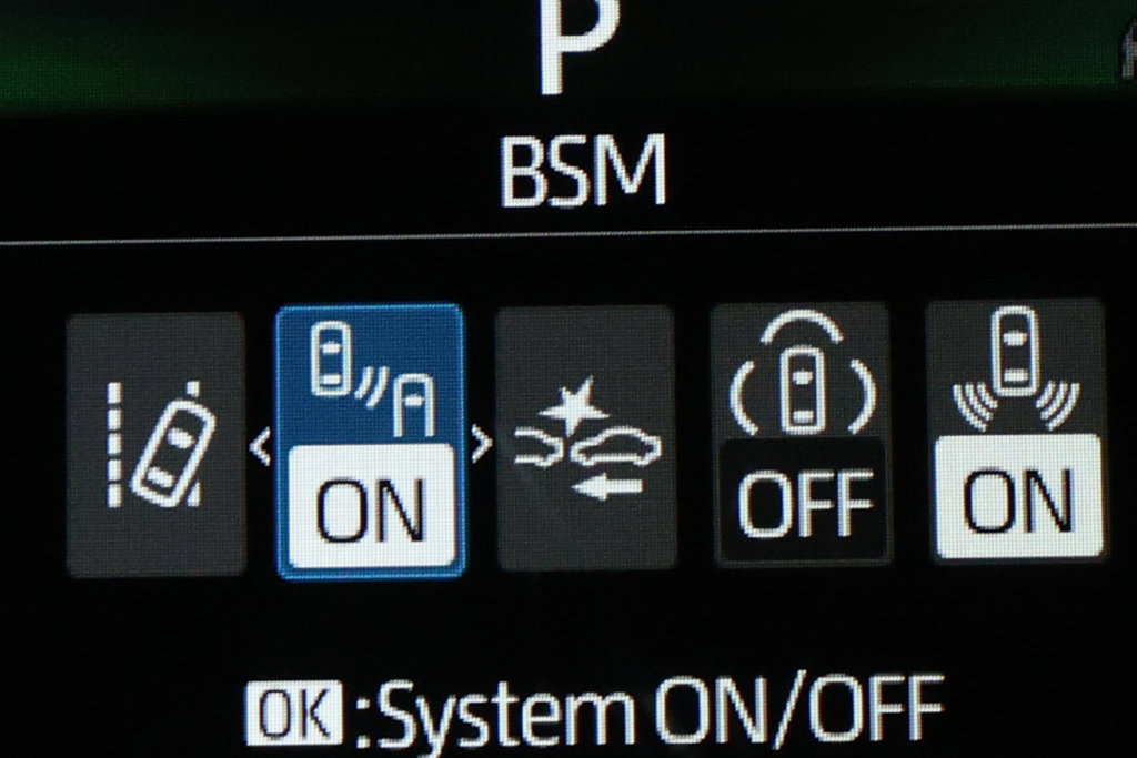Used 2025 Toyota Camry SE w/ Convenience Package FWD image 21
