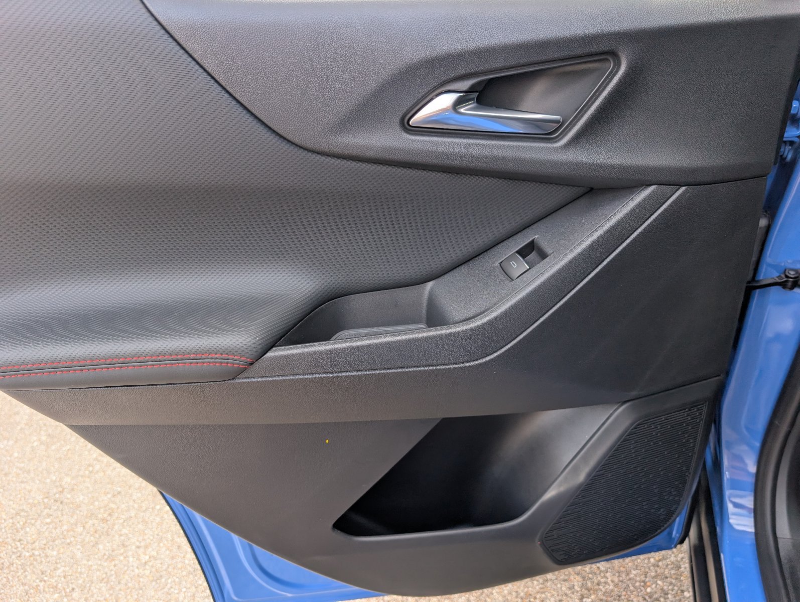 New 2027 Chevrolet Equinox RS w/ Safety and Technology Package FWD image 32
