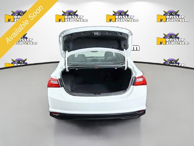 Used 2017 Chevrolet Malibu LT FWD image 25