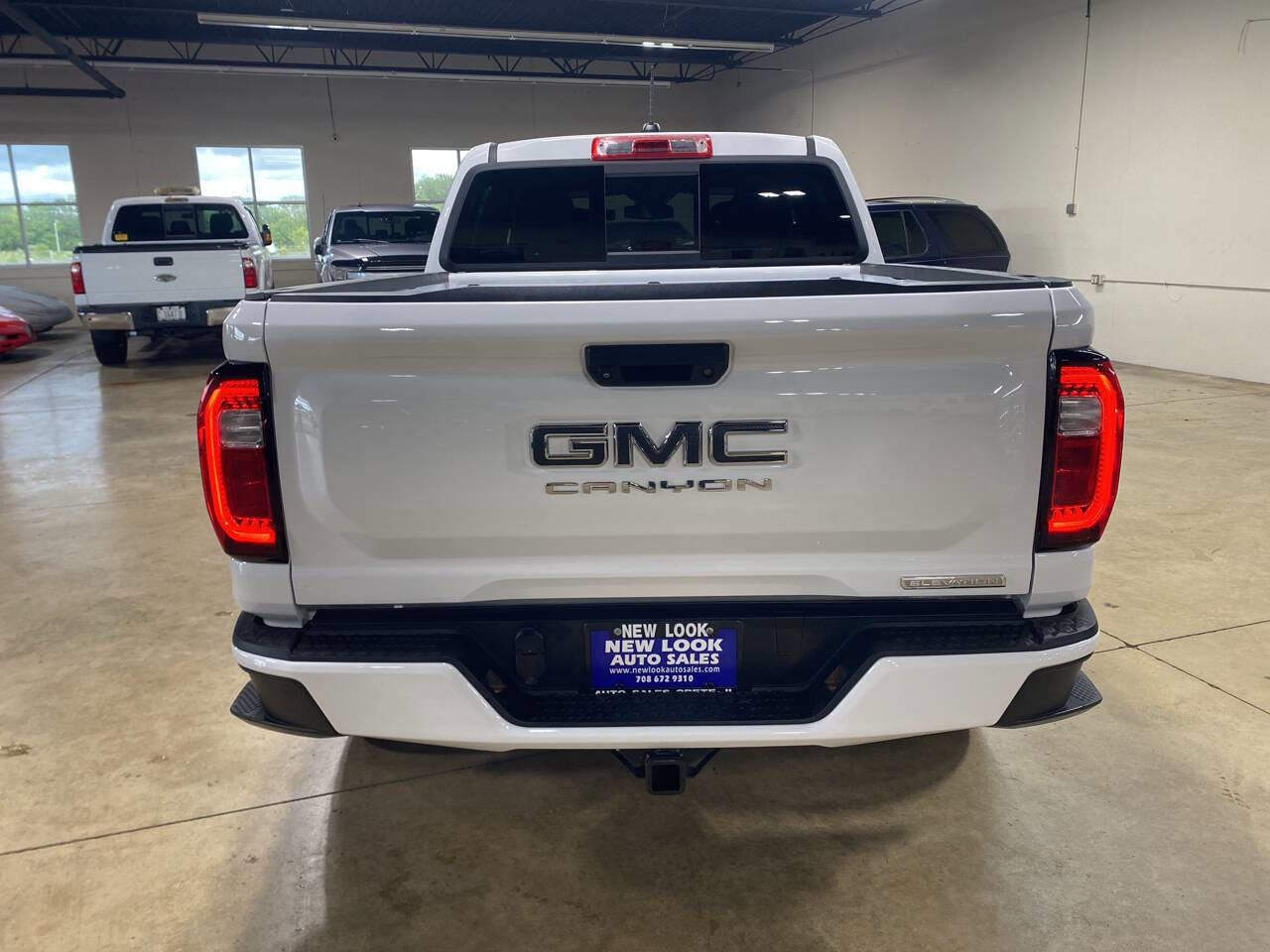 Used 2023 GMC Canyon Elevation image 5