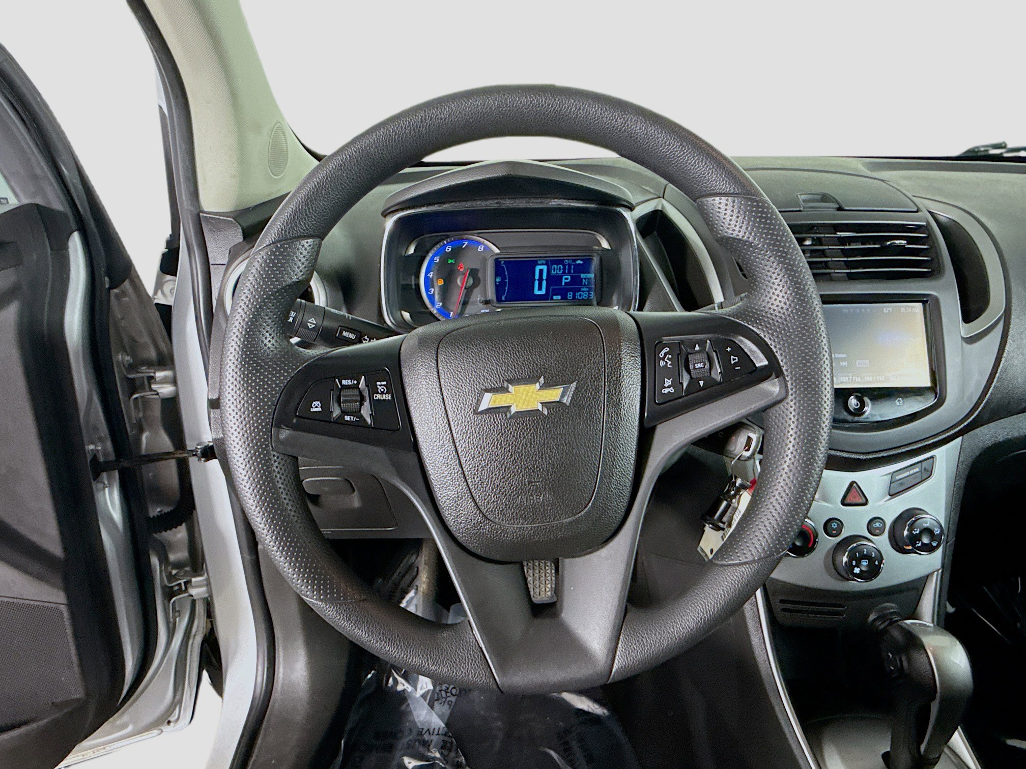 Used 2016 Chevrolet Trax LT w/ LT Sun and Sound Package image 13