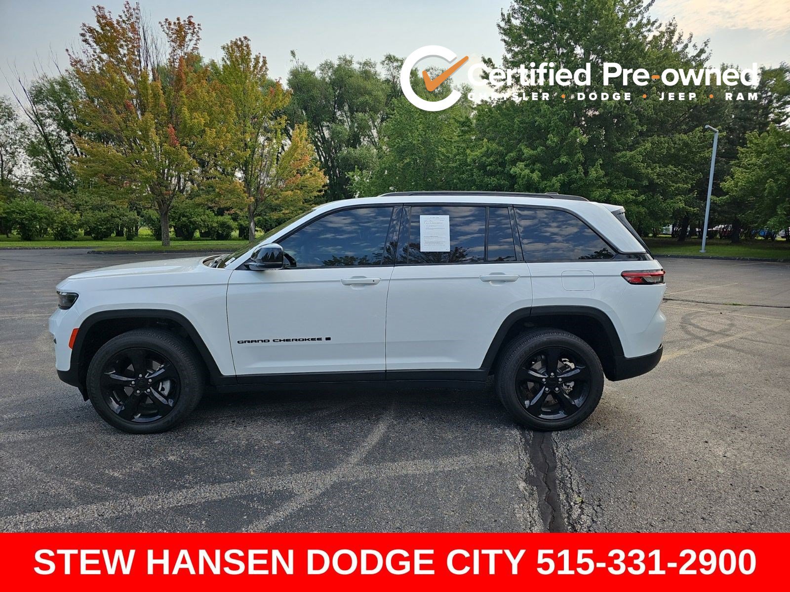 Used 2023 Jeep Grand Cherokee Altitude AWD/4WD image 1