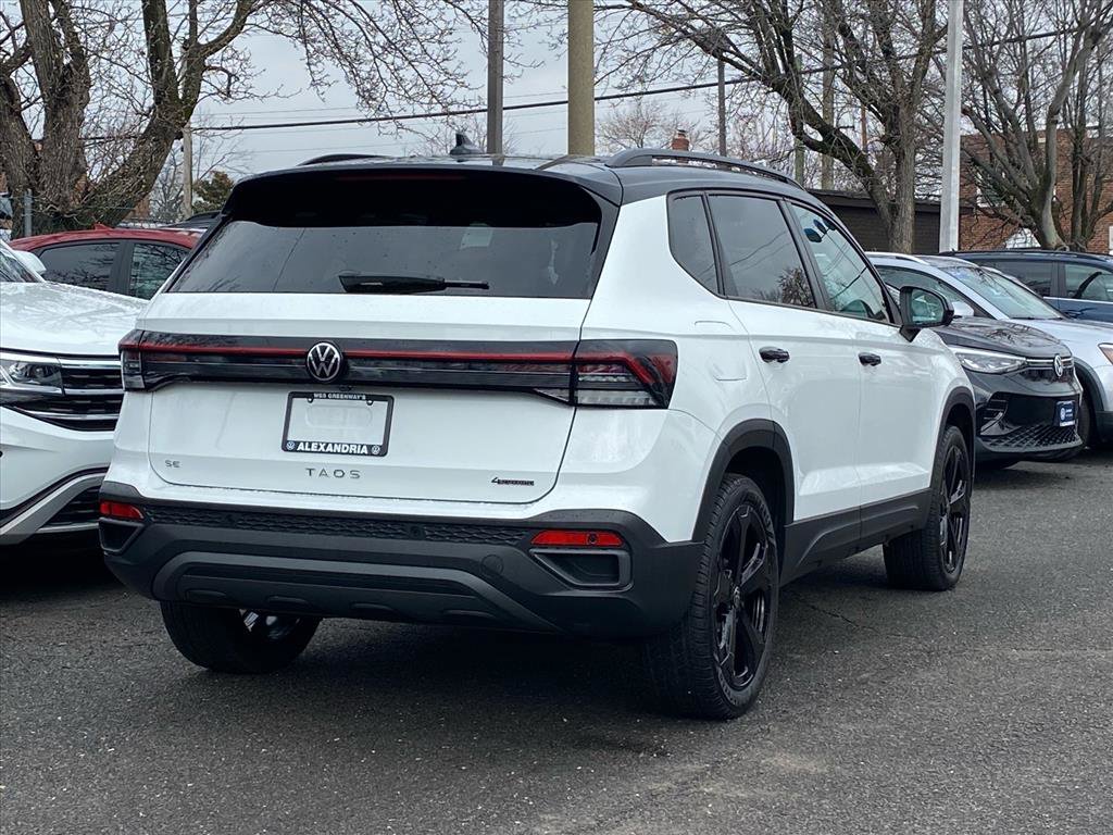 Used 2025 Volkswagen Taos SE image 3