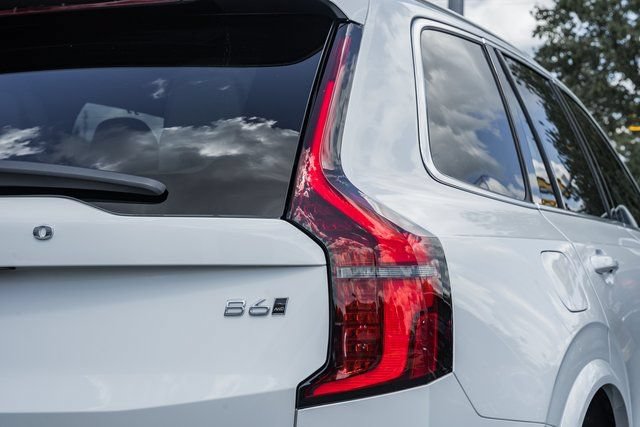 Used 2026 Volvo XC90 B6 Ultra w/ Protection Package AWD/4WD image 6