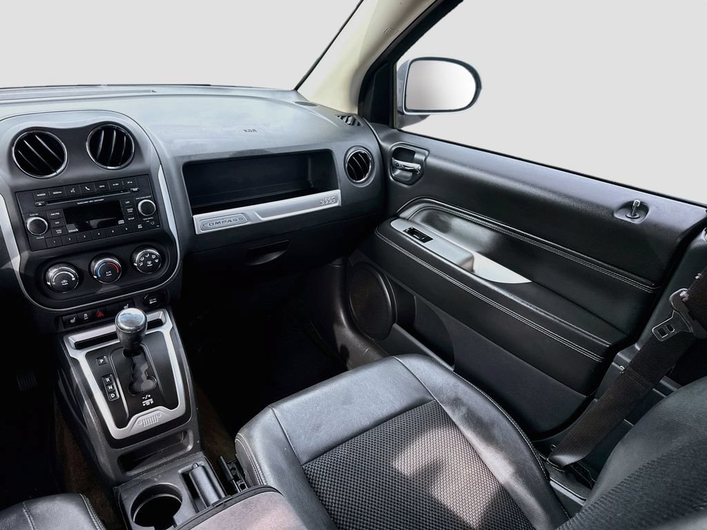 Used 2014 Jeep Compass Latitude FWD image 23