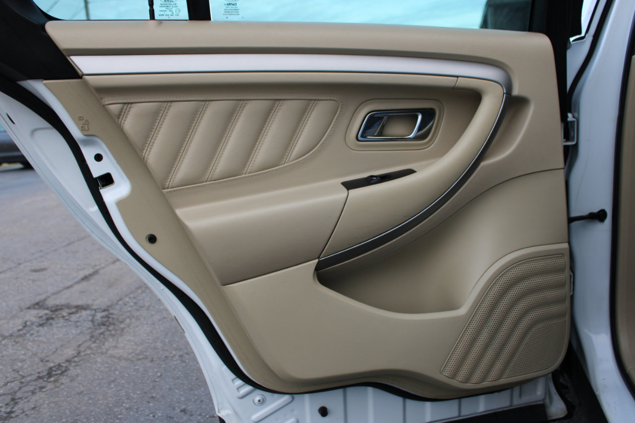 Used 2017 Ford Taurus SE image 34