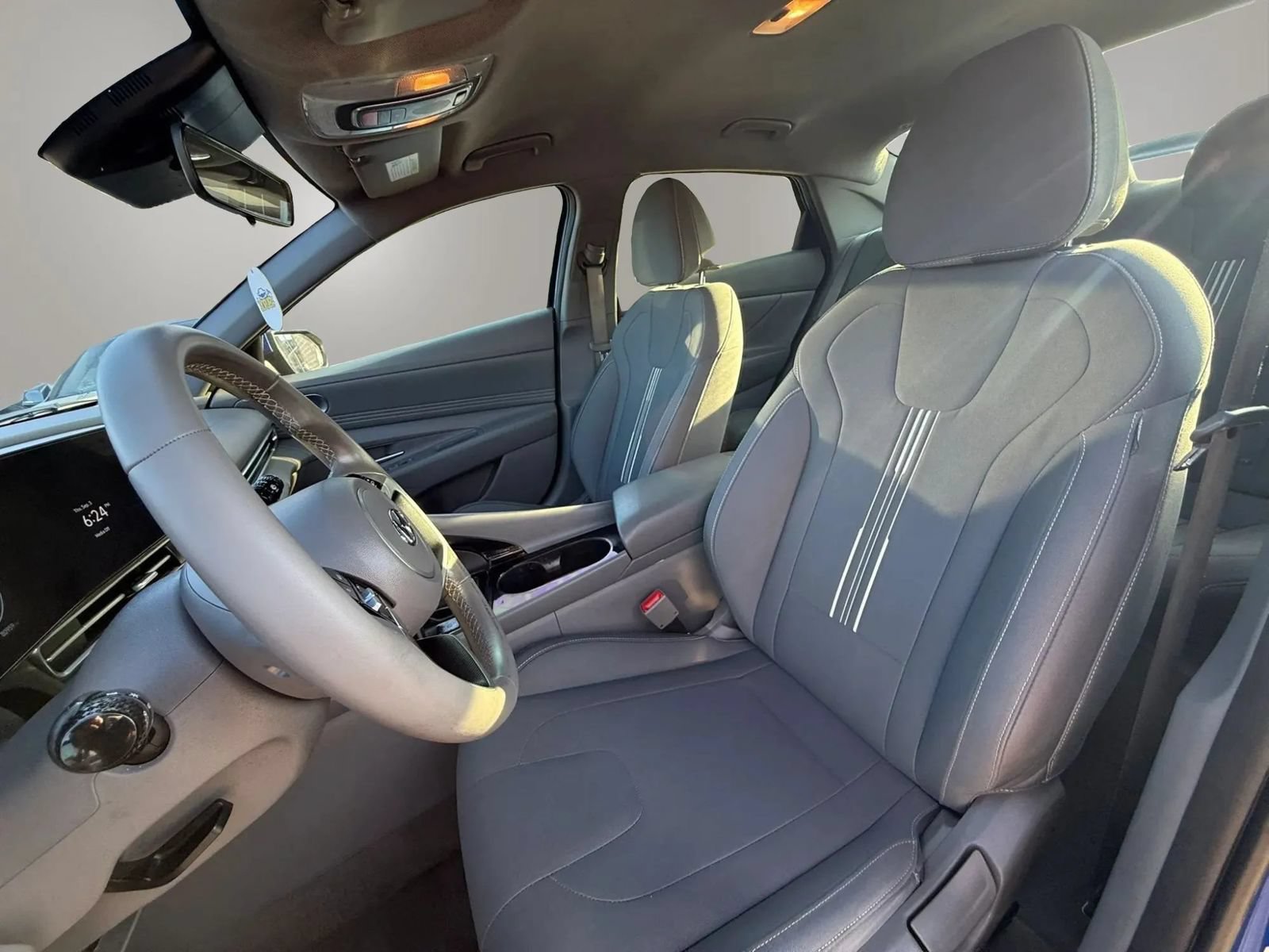Used 2023 Hyundai Elantra SEL w/ Convenience Package FWD image 18