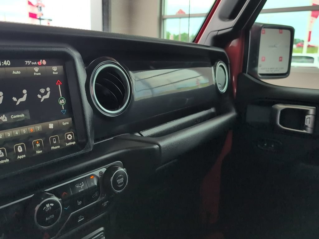 Used 2023 Jeep Wrangler Unlimited Sahara AWD/4WD image 38