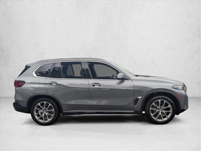 Used 2024 BMW X5 xDrive40i w/ Premium Package image 4