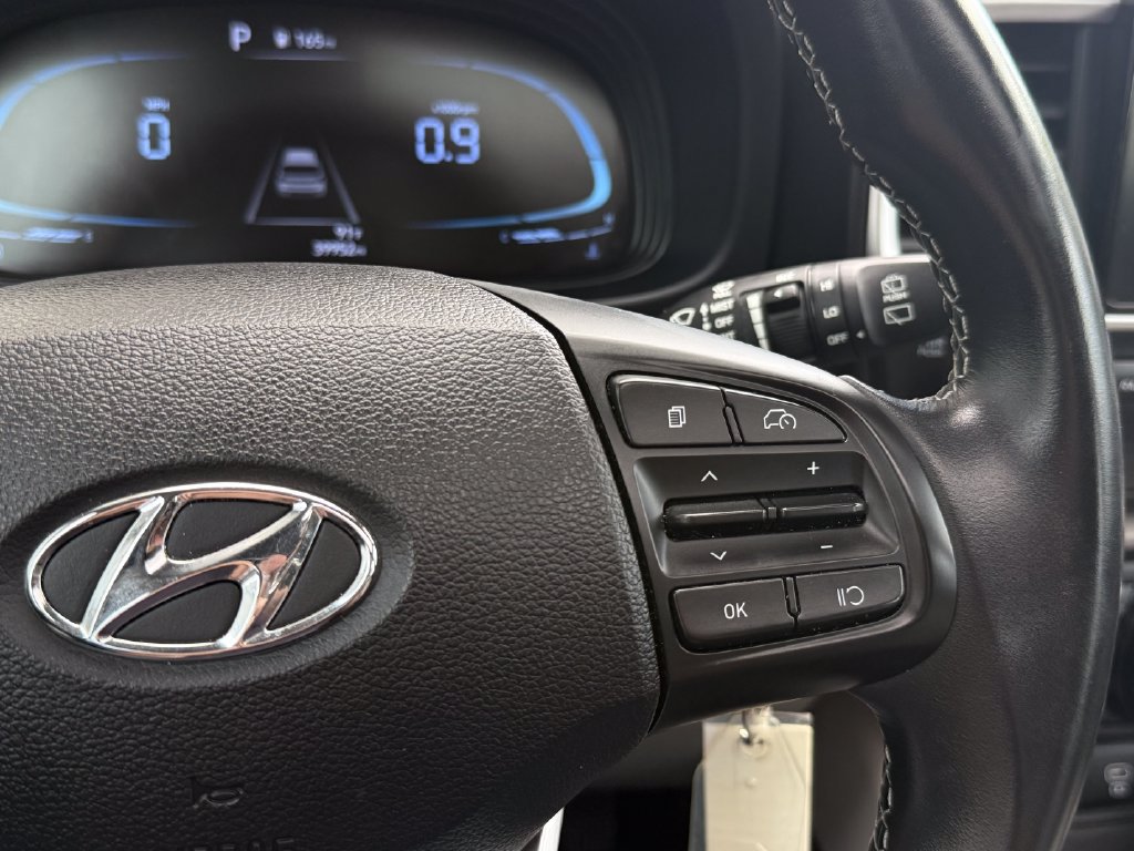 Used 2023 Hyundai Venue SEL w/ Cargo Package FWD image 29