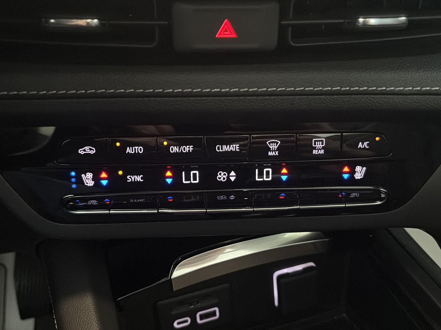 Used 2023 Buick Envision Avenir AWD/4WD image 18