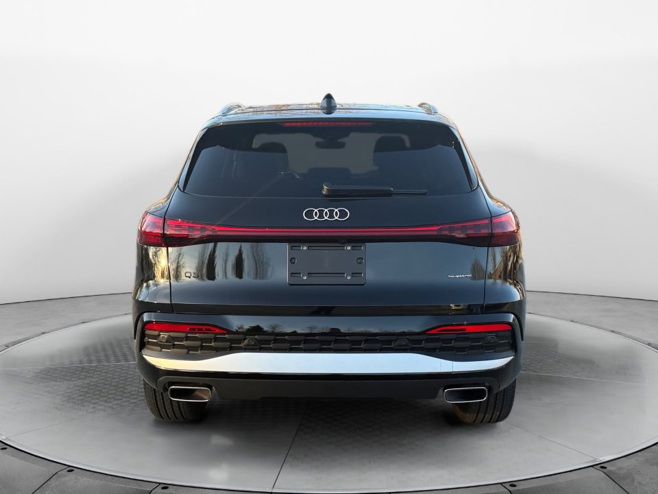 Certified 2025 Audi Q5 Premium w/ Convenience Package image 6