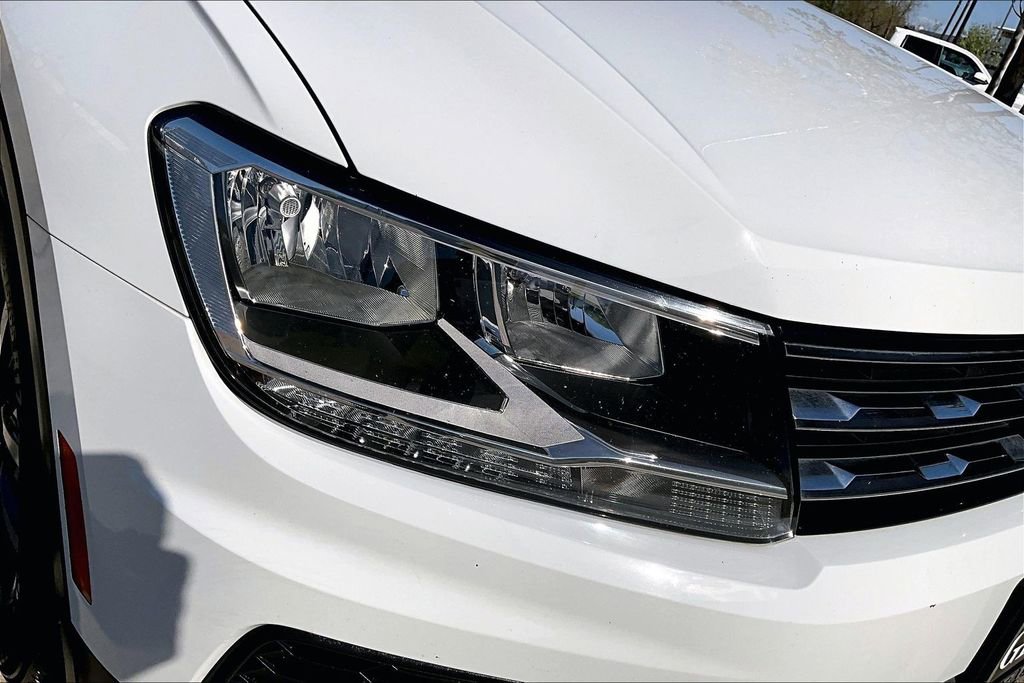 Used 2019 Volkswagen Tiguan SE image 40