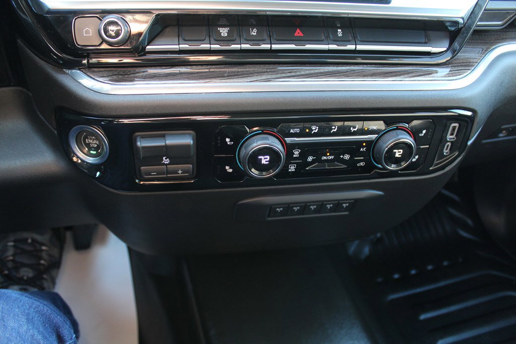 Used 2024 Chevrolet Silverado 2500 LT w/ Convenience Package image 16