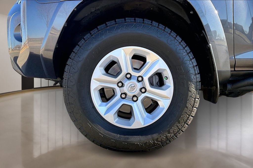 Used 2016 Toyota 4Runner SR5 image 8