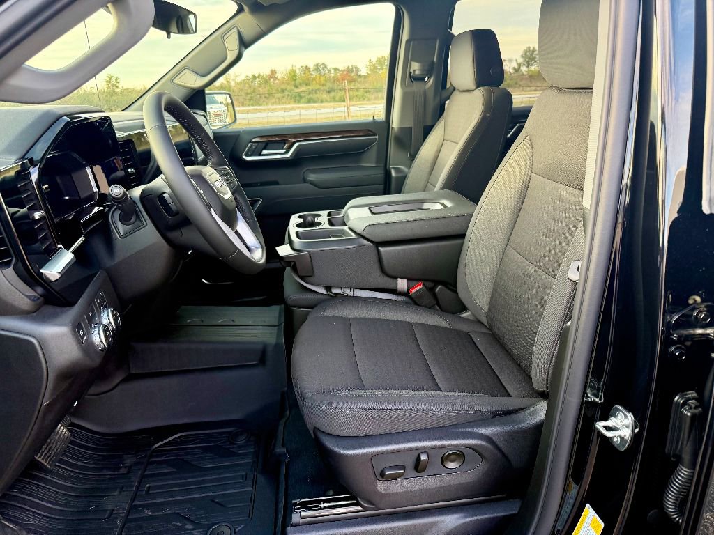 New 2026 GMC Sierra 1500 SLE w/ Preferred Package image 11