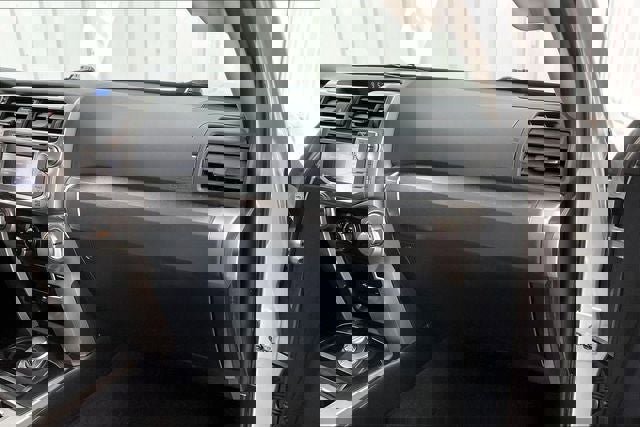 Used 2015 Toyota 4Runner SR5 image 17