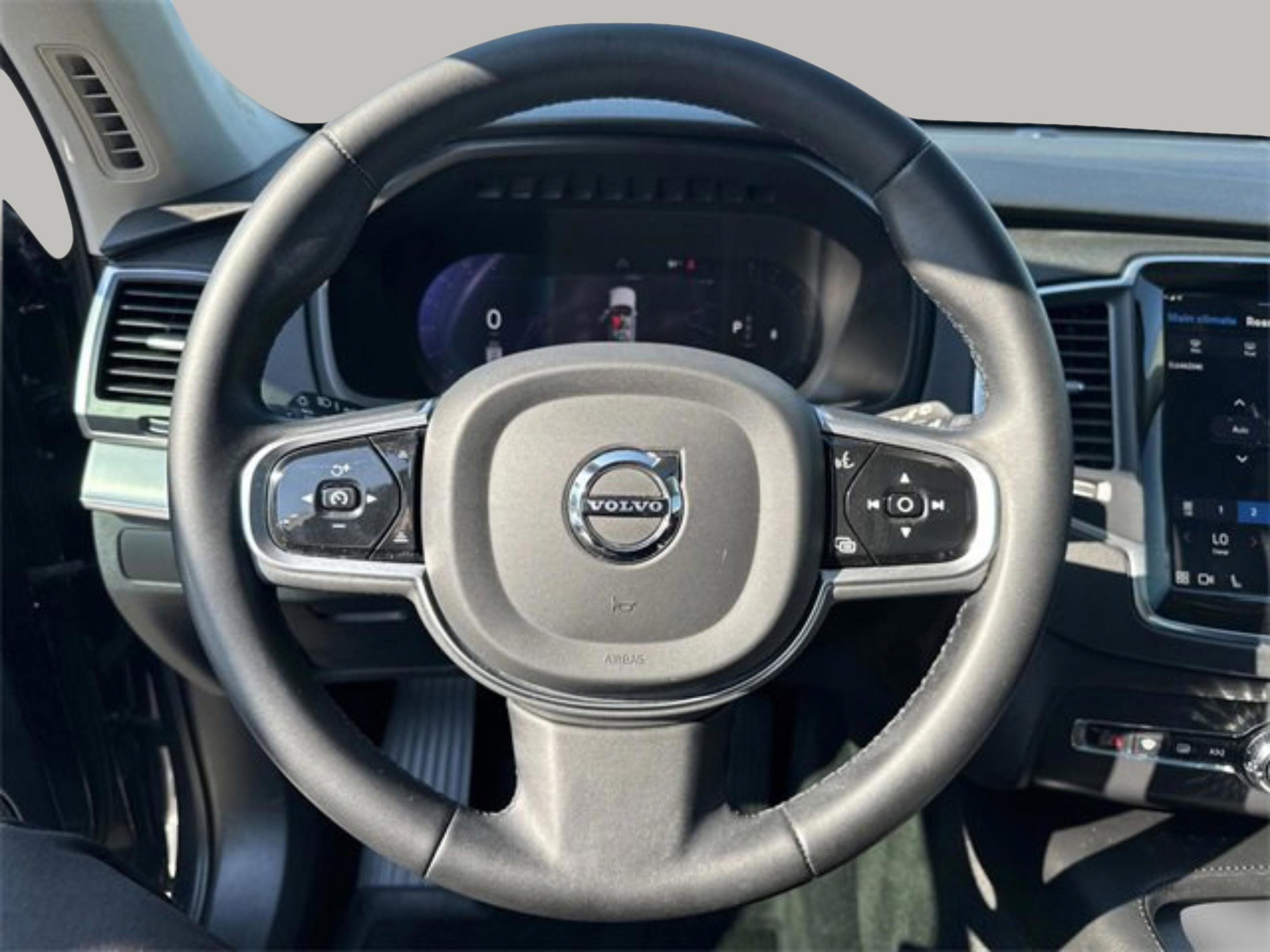 Used 2023 Volvo XC90 B5 Core image 15