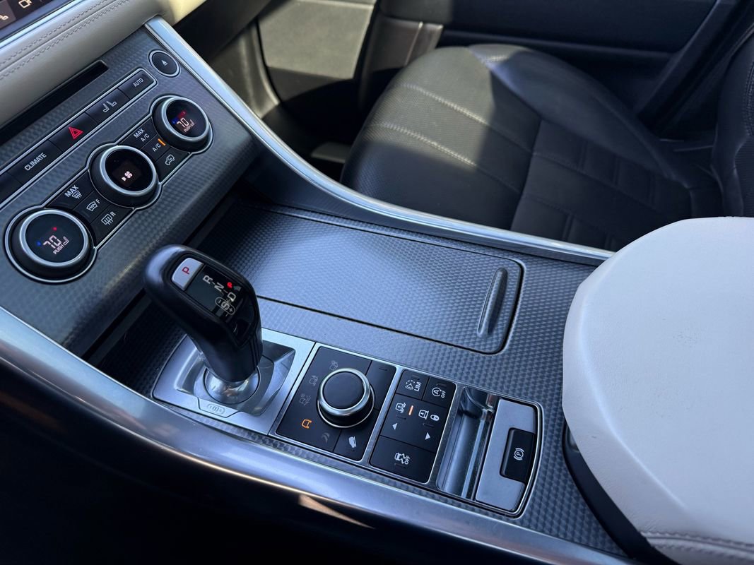 Used 2017 Land Rover Range Rover Sport HSE Dynamic image 35