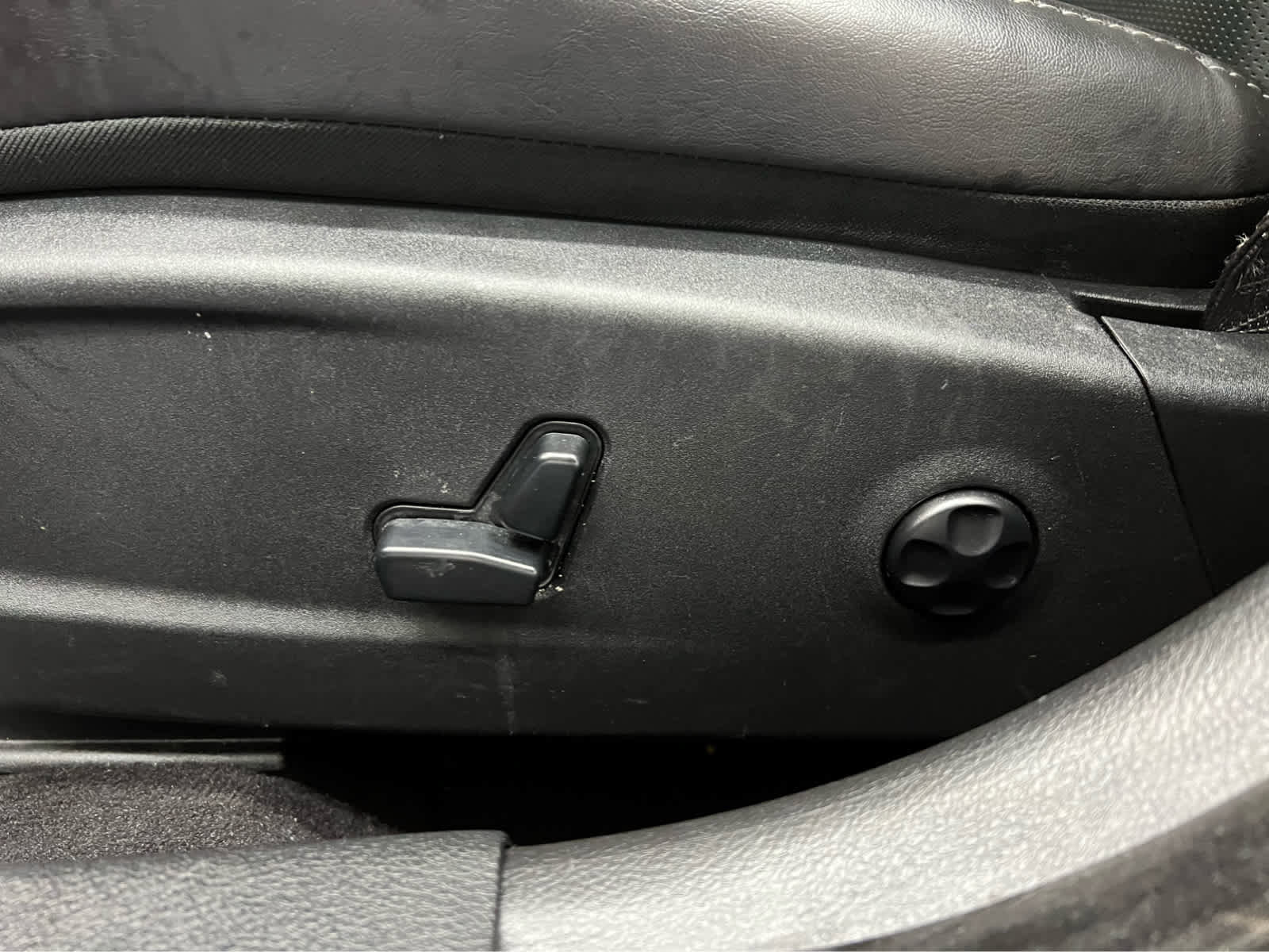 Used 2019 Dodge Charger SXT w/ Plus Group image 15