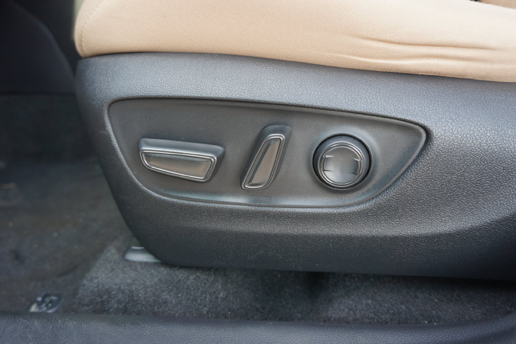 Used 2023 Toyota RAV4 XLE w/ Convenience Package AWD/4WD image 19