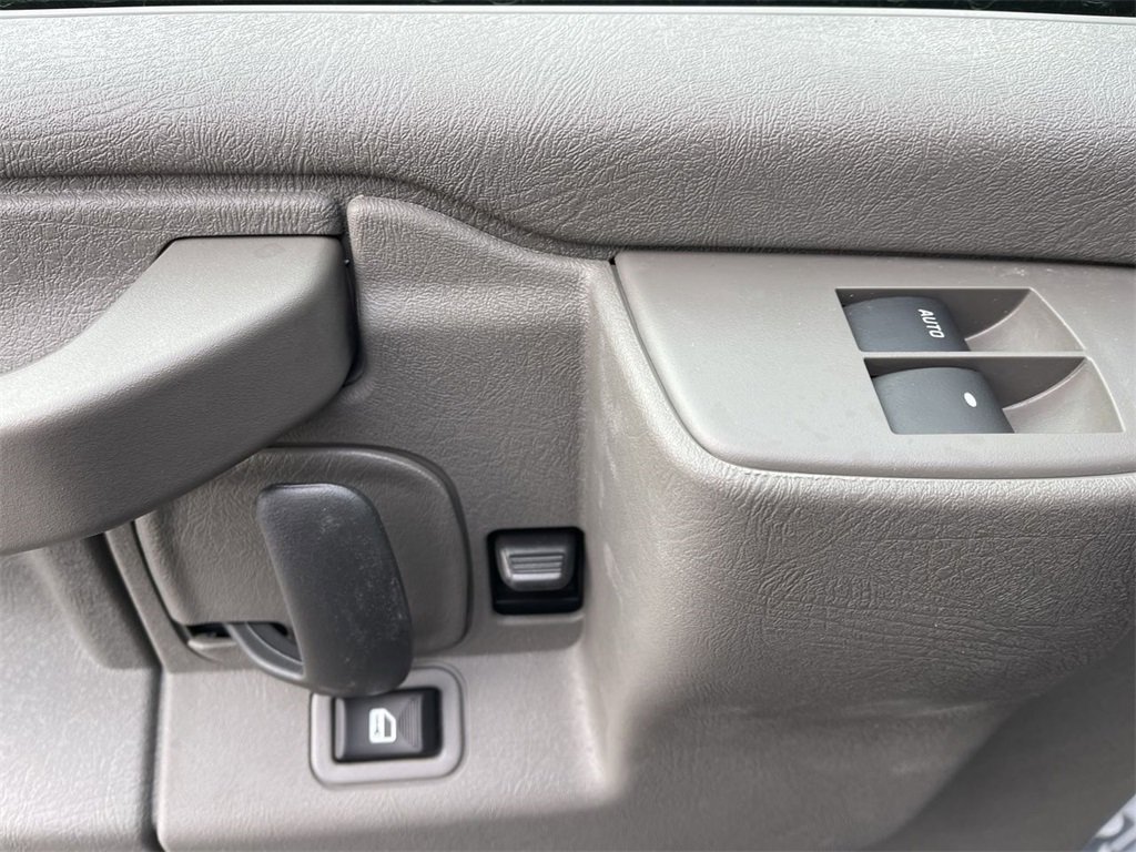 New 2025 Chevrolet Express 3500 w/ Power Convenience Package image 7