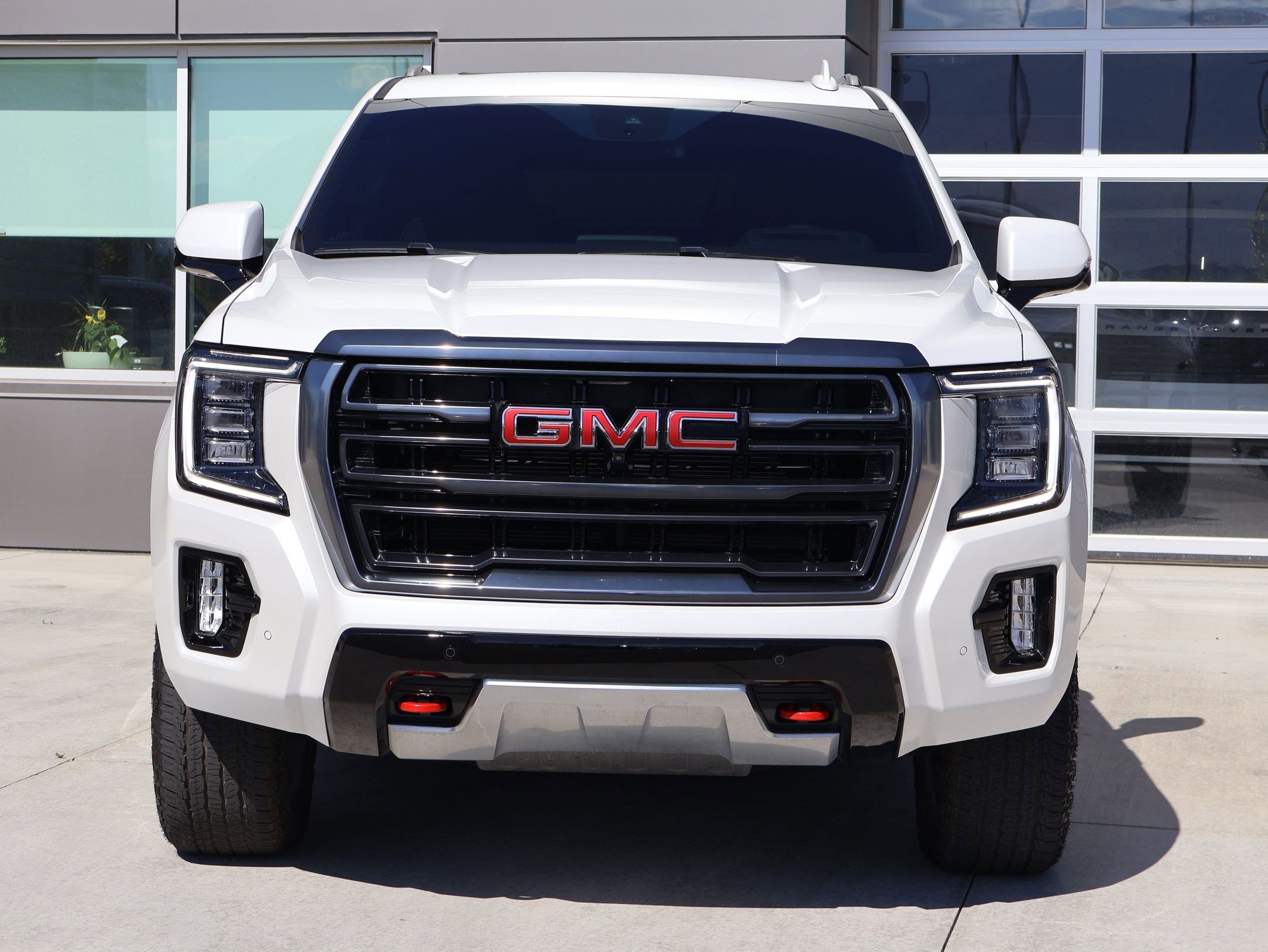 Used 2024 GMC Yukon XL AT4 w/ Technology Package AWD/4WD image 2