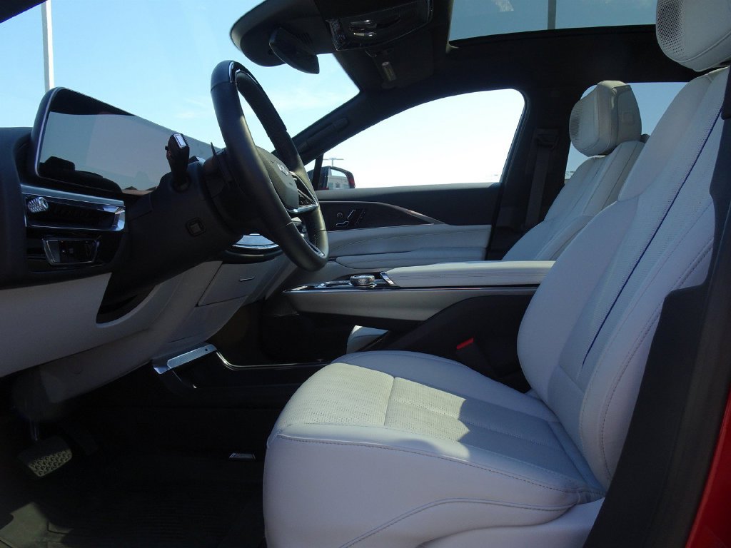 Certified 2024 Cadillac Lyriq Sport w/ LPO, Floor Liner Package AWD/4WD image 10