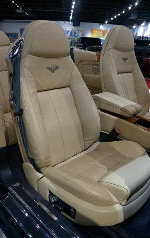 Used 2007 Bentley Azure image 14