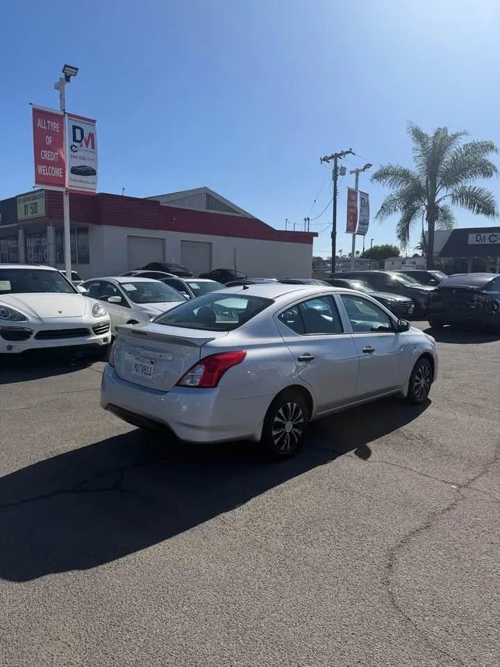 Used 2018 Nissan Versa S Plus image 4