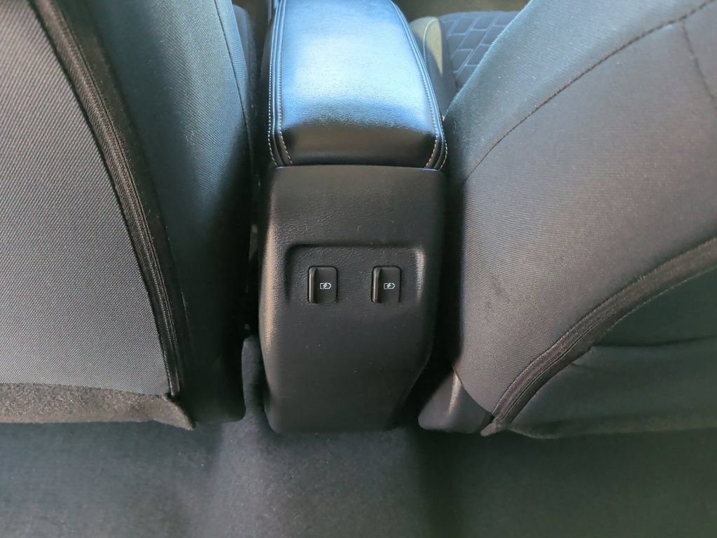 Used 2023 Nissan Kicks SV FWD image 32