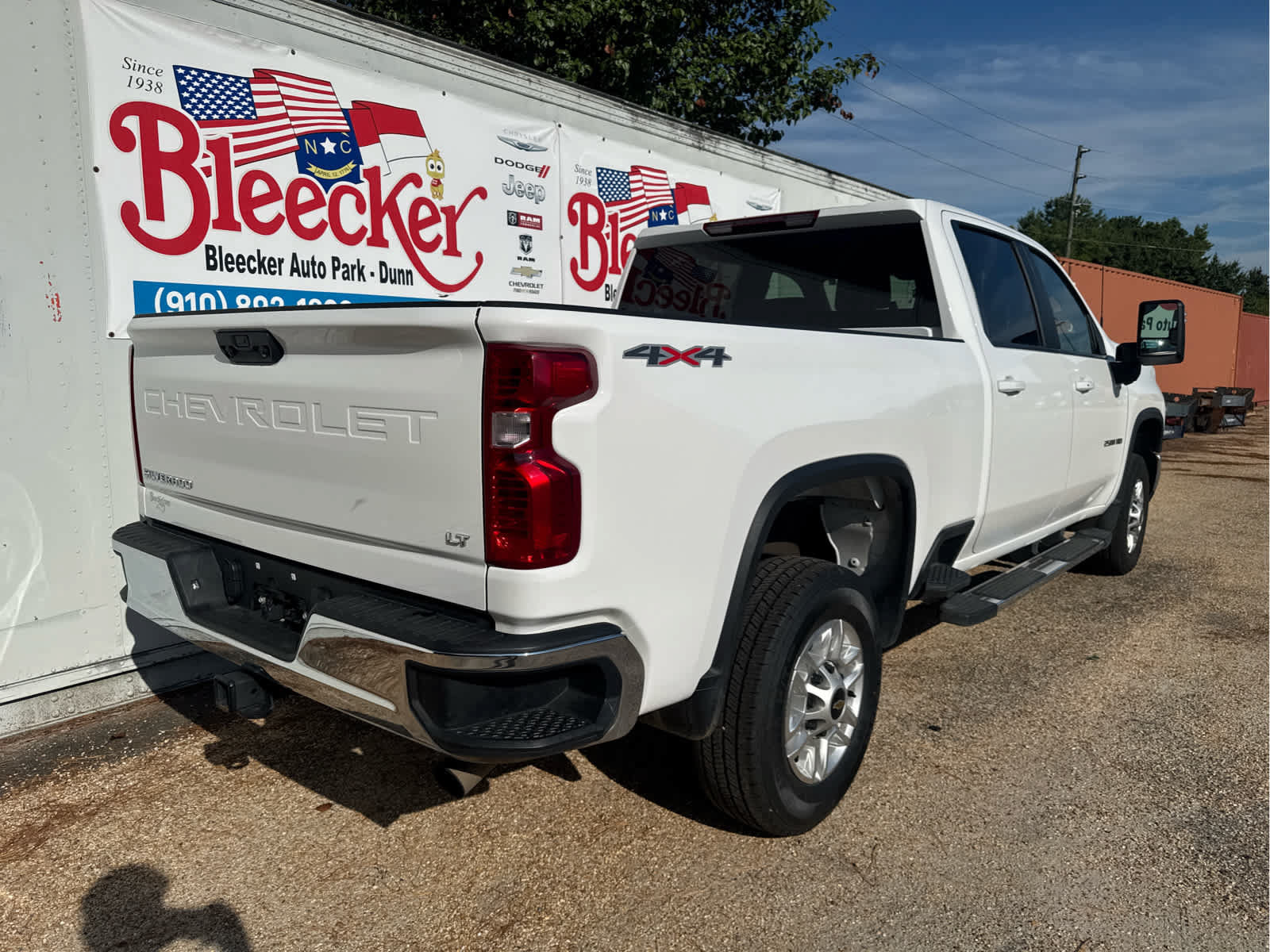 Used 2025 Chevrolet Silverado 2500 LT w/ Convenience Package AWD/4WD image 3
