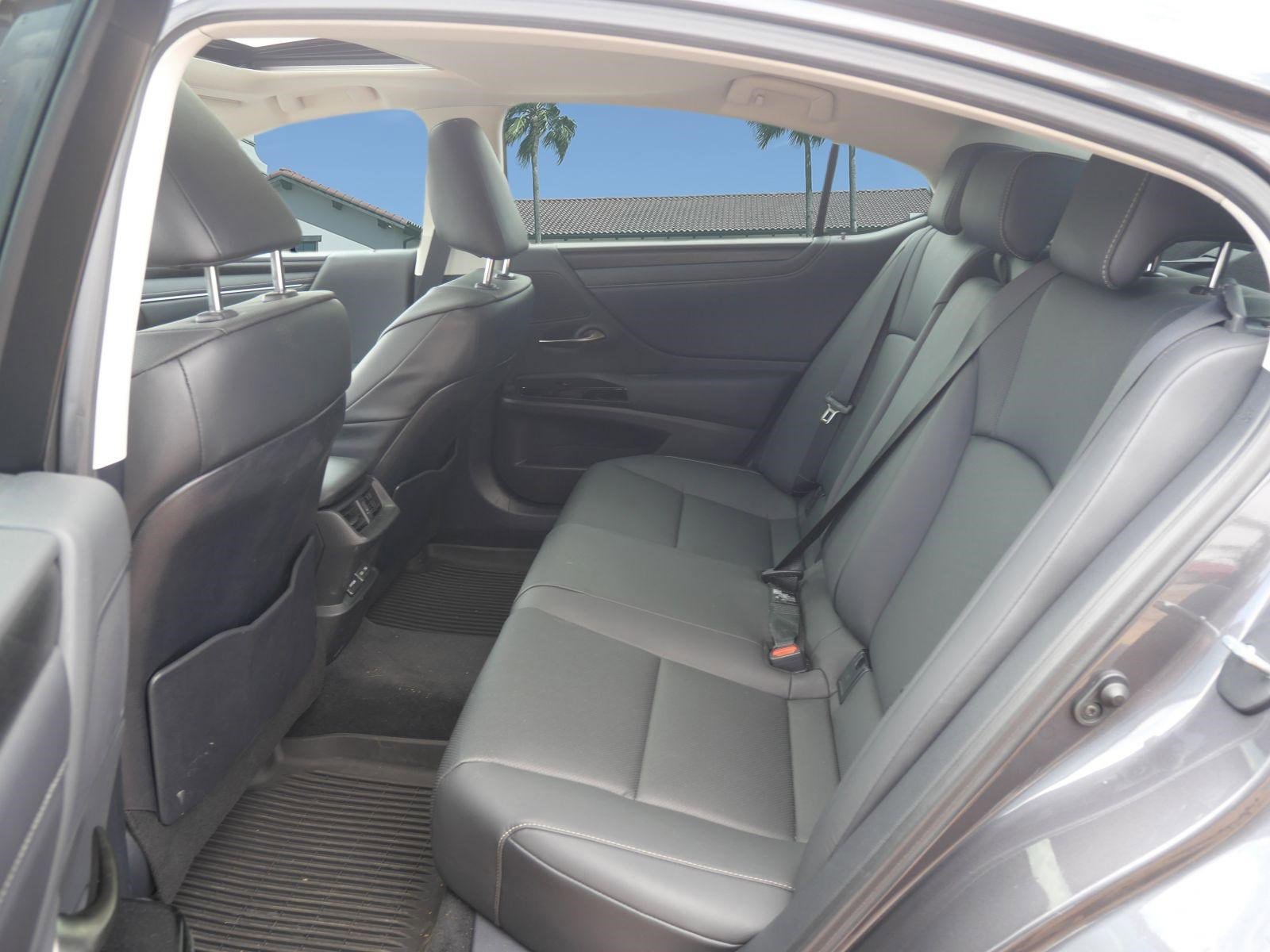 Certified 2024 Lexus ES 350 w/ Premium Package image 9