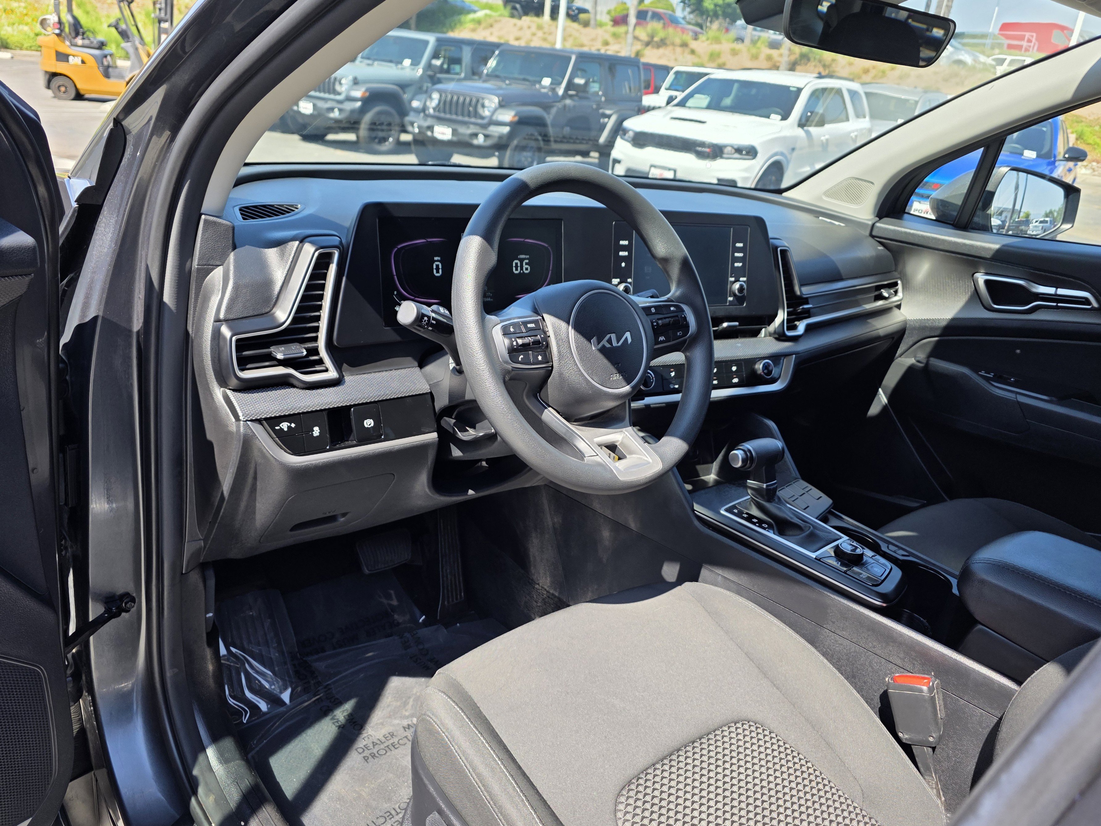 Used 2023 Kia Sportage LX image 18