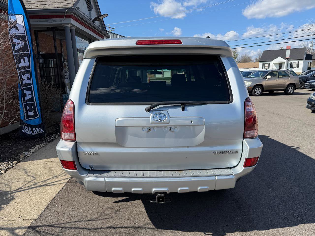 Used 2005 Toyota 4Runner SR5 AWD/4WD image 3